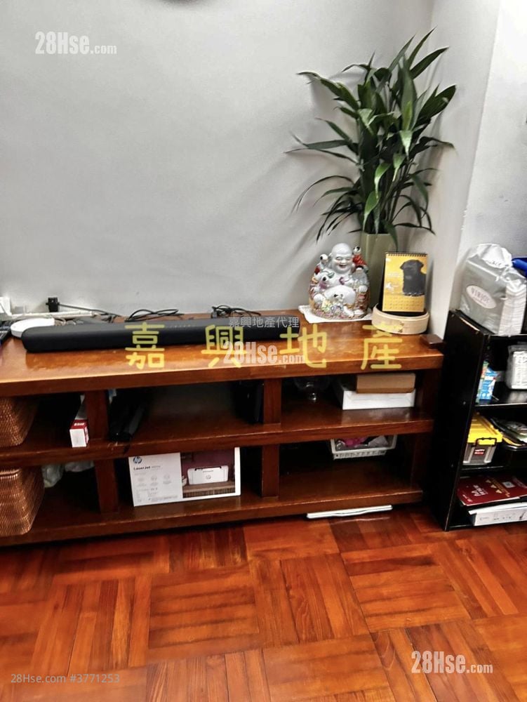 Chap Wai Kon Village Sell 2 Bedrooms , 1 Bathroom 700 ft²