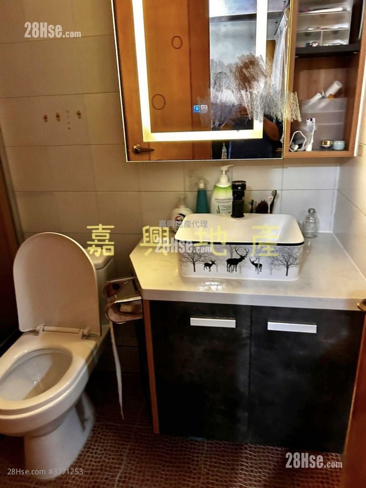 Chap Wai Kon Village Sell 2 Bedrooms , 1 Bathroom 700 ft²