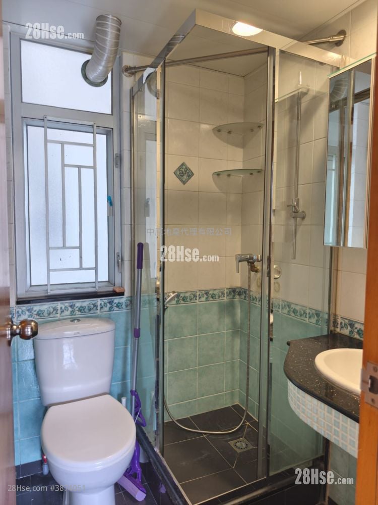Tsuen King Garden Sell 3 Bedrooms 577 ft²