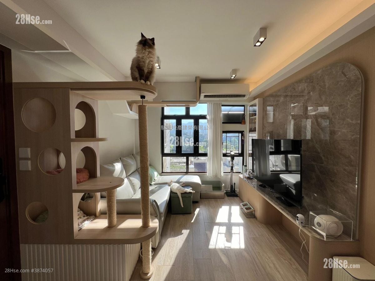 Gardenview Building Sell 3 Bedrooms , 1 Bathroom 583 ft²