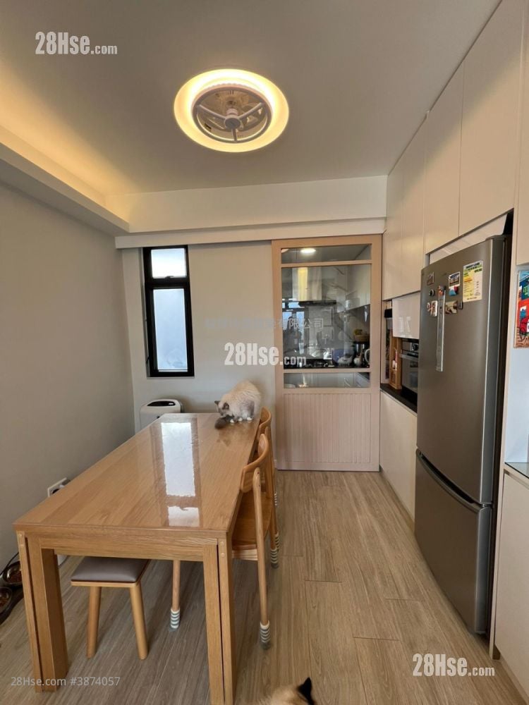 Gardenview Building Sell 3 Bedrooms , 1 Bathroom 583 ft²