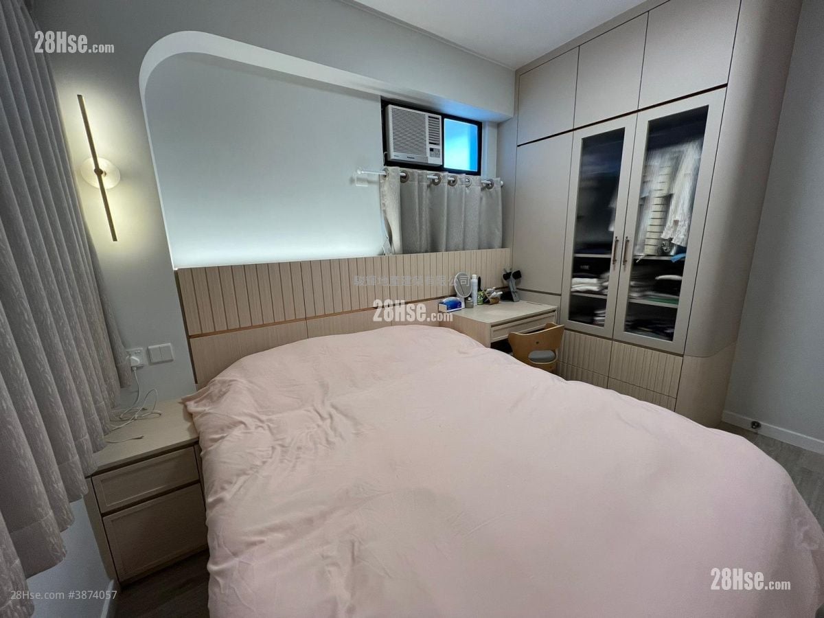 Gardenview Building Sell 3 Bedrooms , 1 Bathroom 583 ft²