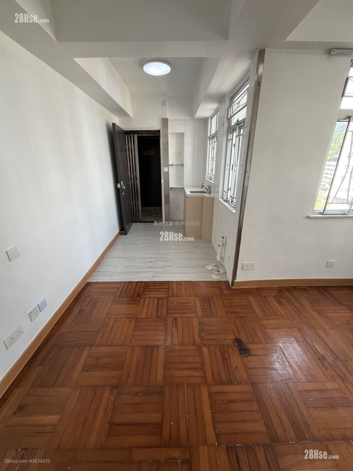 Yue Fat Building Rental 1 Bedroom , 1 Bathroom 266 ft²