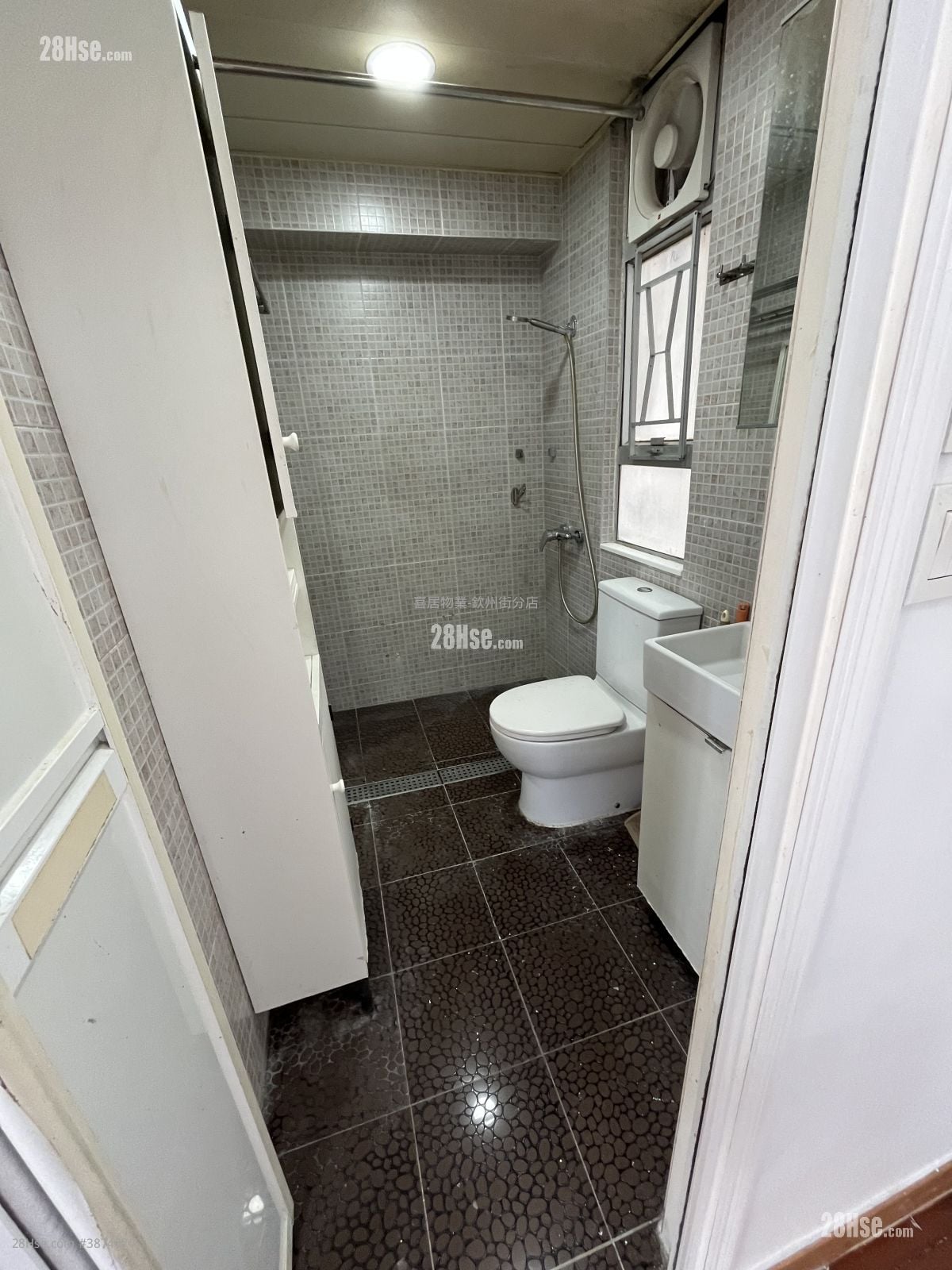 Yue Fat Building Rental 1 Bedroom , 1 Bathroom 266 ft²