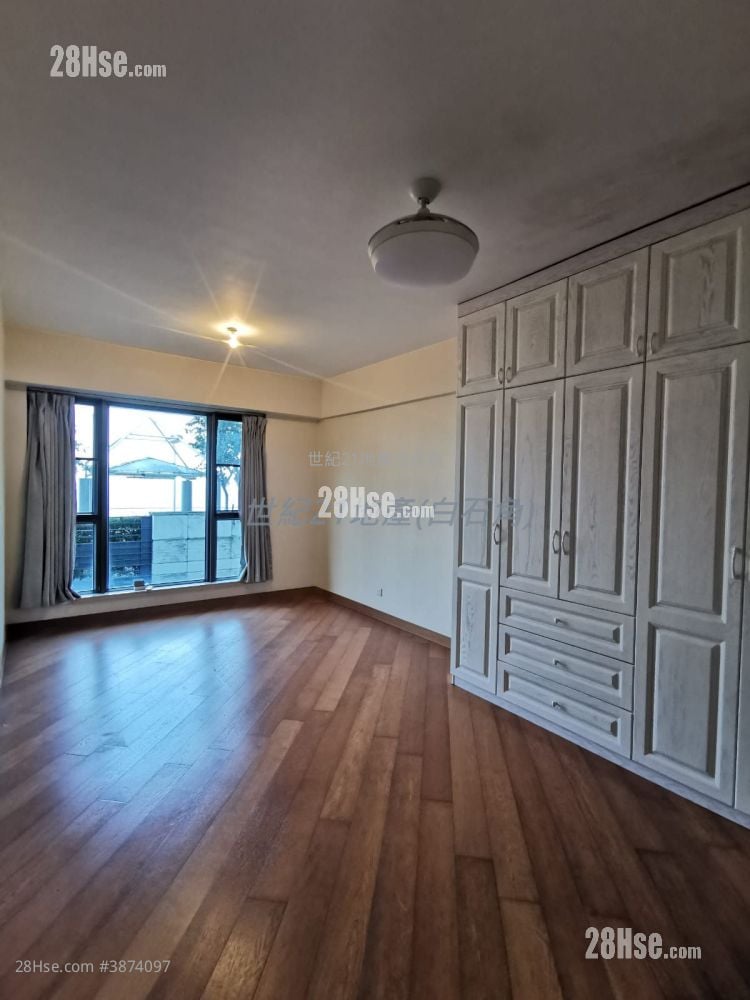 Providence Bay Rental 4 Bedrooms , 2 Bathrooms 1,696 ft²