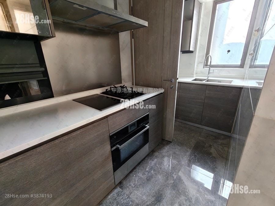 Sea To Sky Sell 3 Bedrooms , 2 Bathrooms 763 ft²