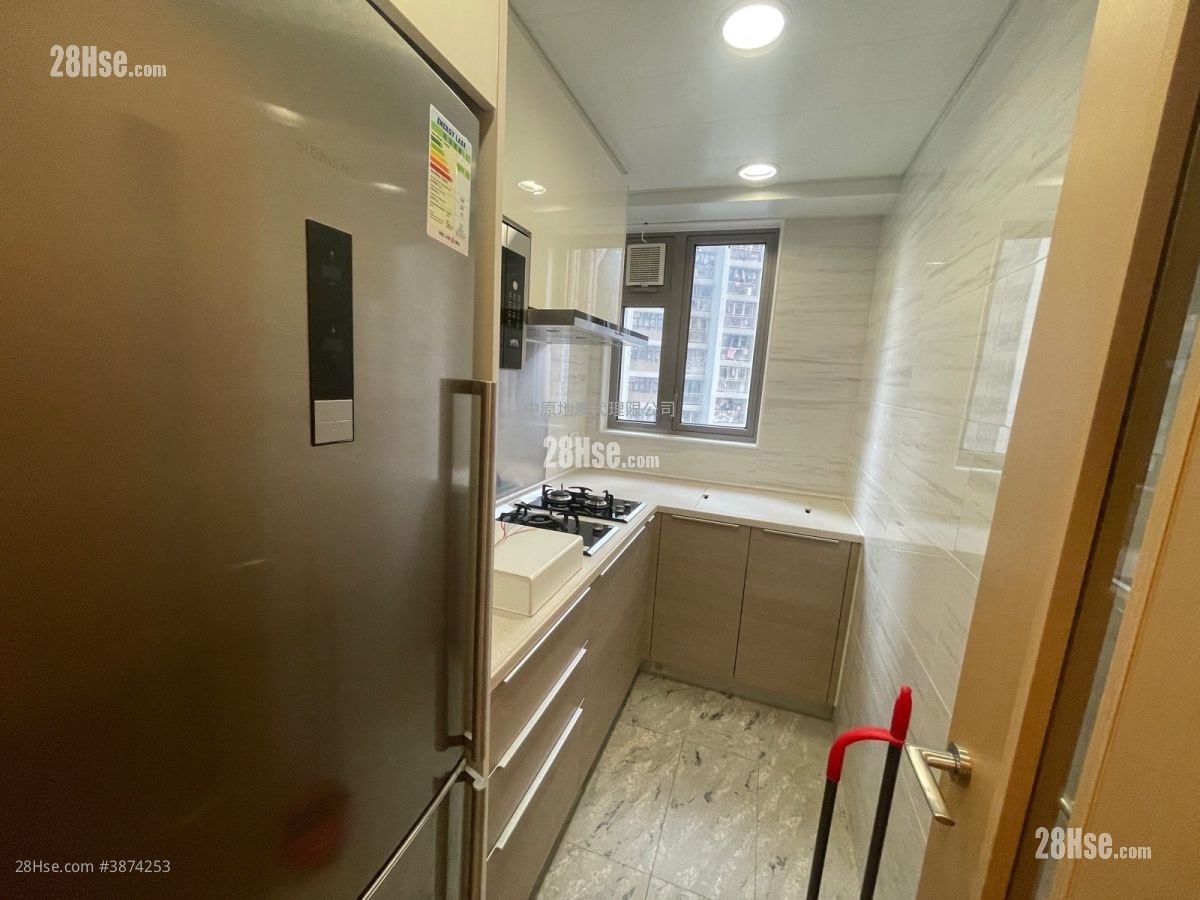 kitchen: Parc City Sell 2 Bedrooms , 1 Bathroom 522 ft²