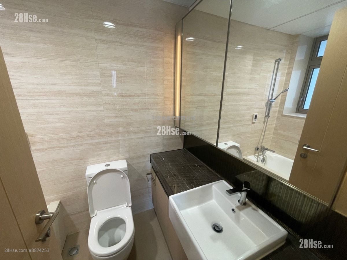 bathroom: Parc City Sell 2 Bedrooms , 1 Bathroom 522 ft²