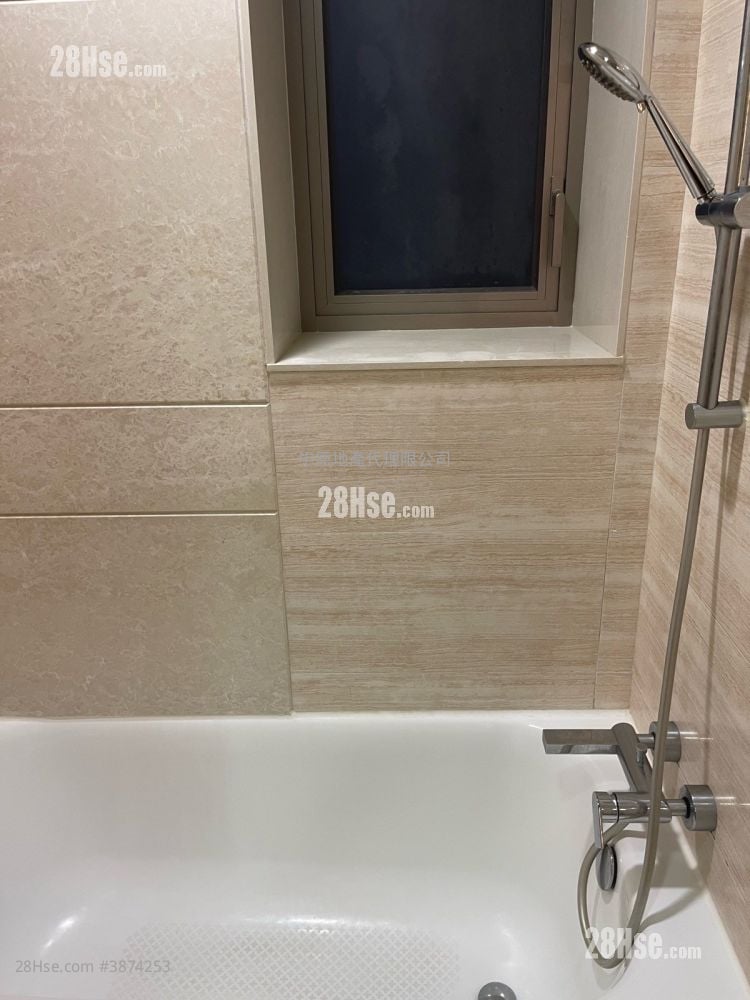 bathroom: Parc City Sell 2 Bedrooms , 1 Bathroom 522 ft²