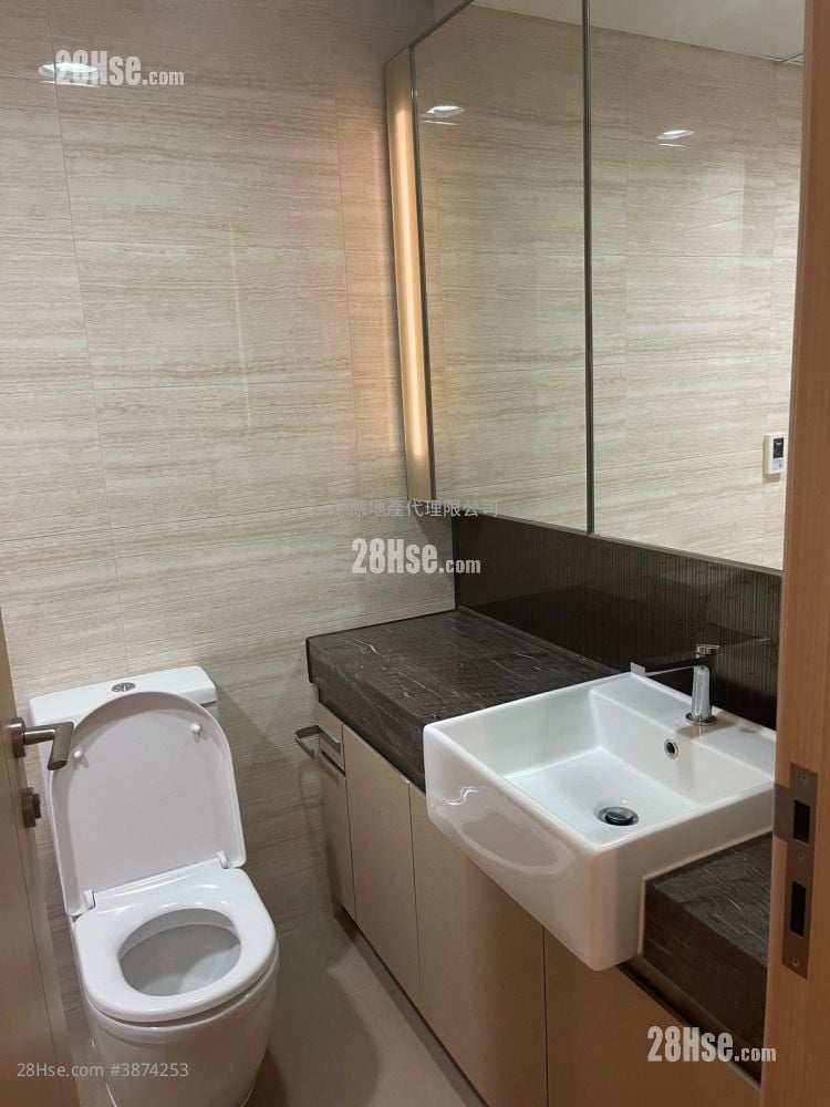 bathroom: Parc City Sell 2 Bedrooms , 1 Bathroom 522 ft²