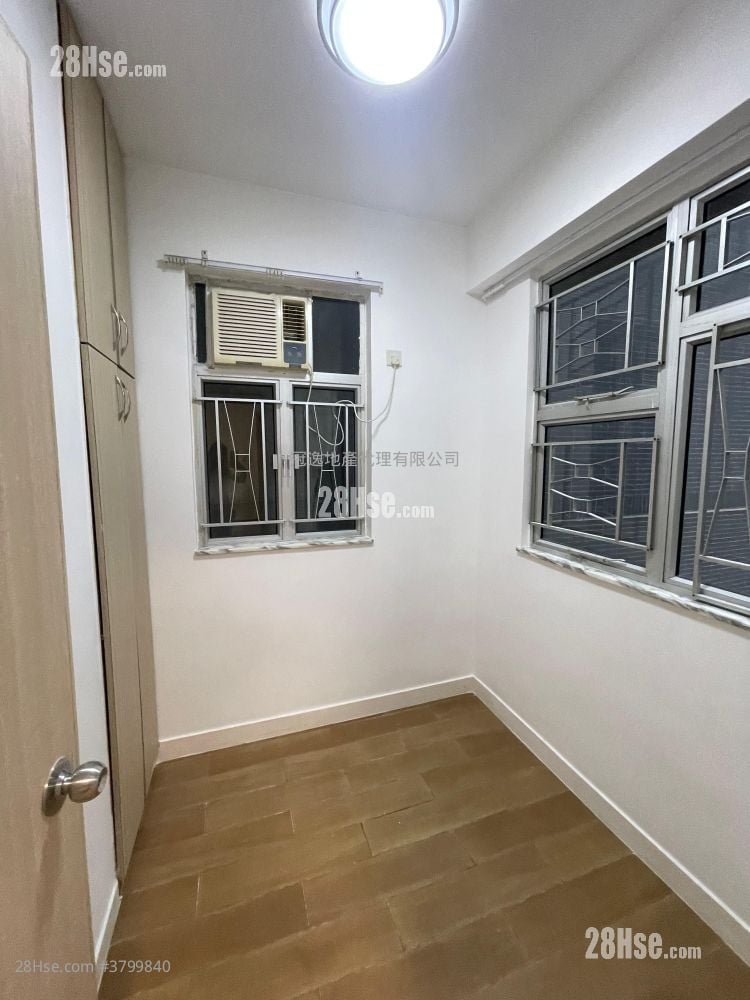 Wah Shing Mansion Sell 2 Bedrooms , 1 Bathroom 246 ft²