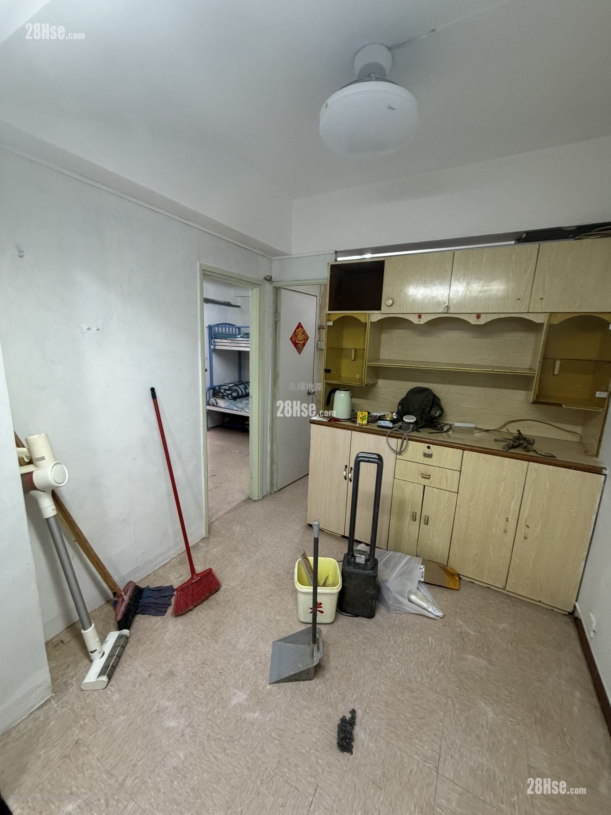 Kim Wo Building Rental 2 Bedrooms , 2 Bathrooms 305 ft²
