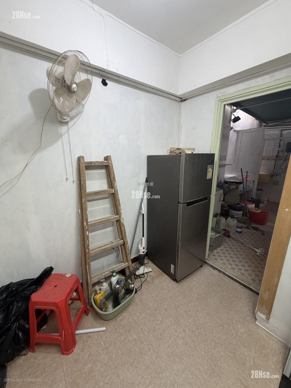 Kim Wo Building Rental 2 Bedrooms , 2 Bathrooms 305 ft²