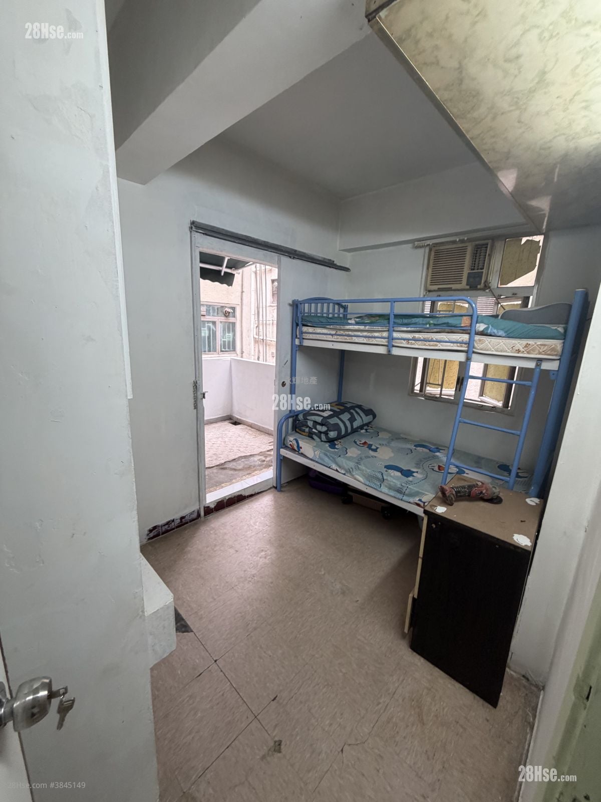 Kim Wo Building Rental 2 Bedrooms , 2 Bathrooms 305 ft²