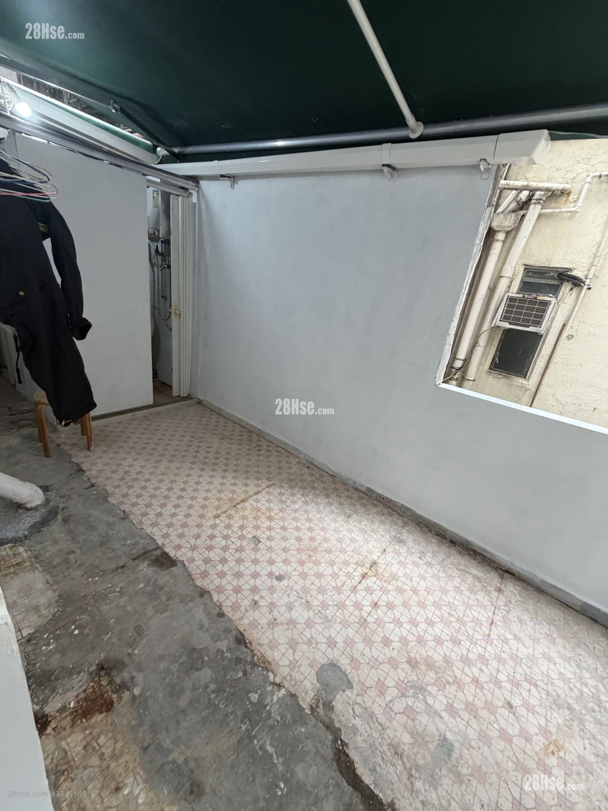 Kim Wo Building Rental 2 Bedrooms , 2 Bathrooms 305 ft²