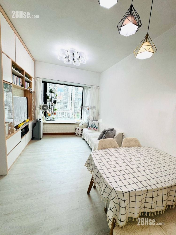 Chelsea Court Sell 2 Bedrooms , 1 Bathroom 471 ft²