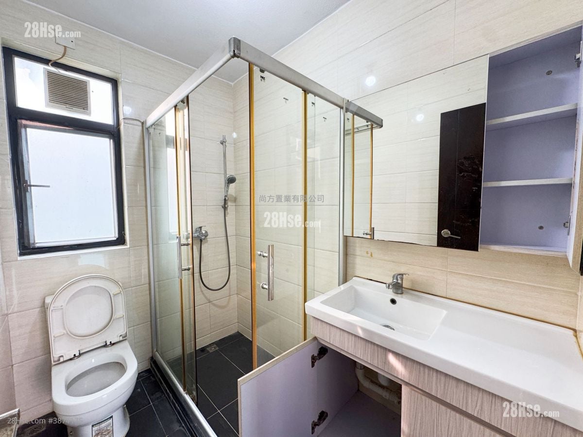 Village Rental 3 Bedrooms , 1 Bathroom 700 ft²