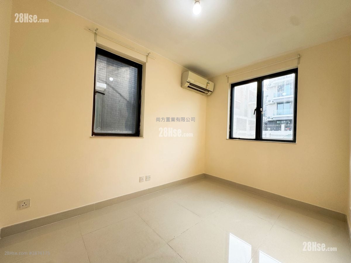 Village Rental 3 Bedrooms , 1 Bathroom 700 ft²