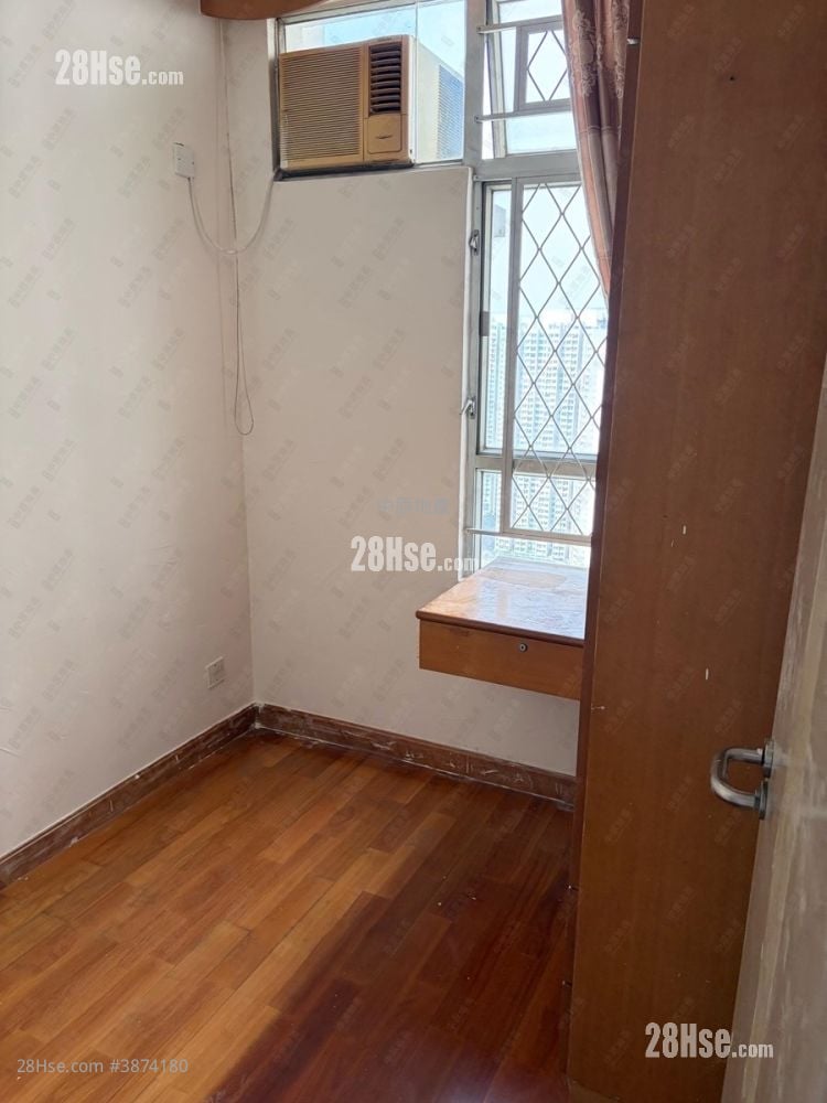 Tin Shing Court Sell 3 Bedrooms 650 ft²