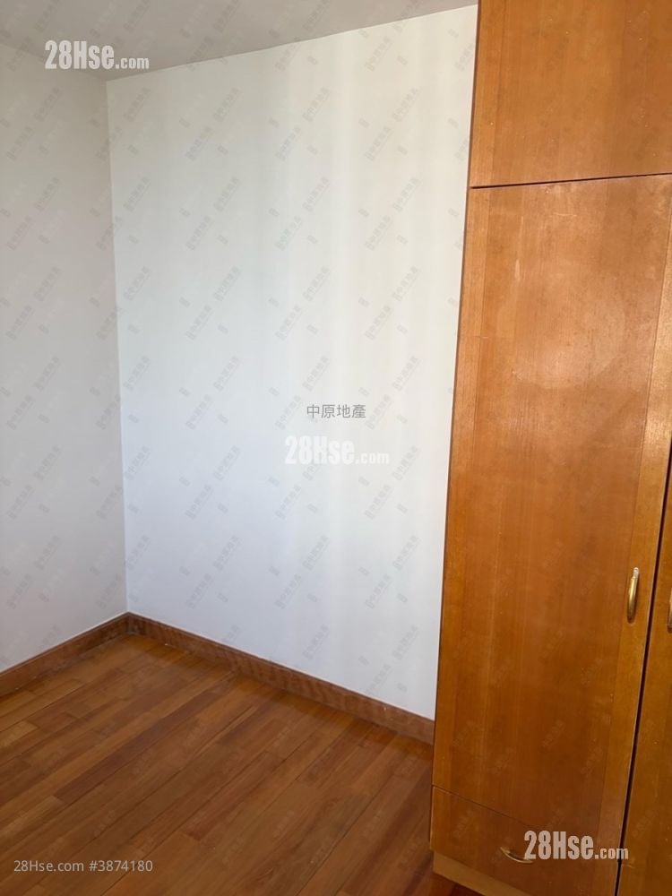 Tin Shing Court Sell 3 Bedrooms 650 ft²