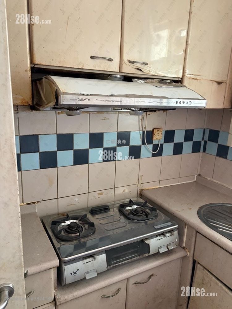 Tin Shing Court Sell 3 Bedrooms 650 ft²