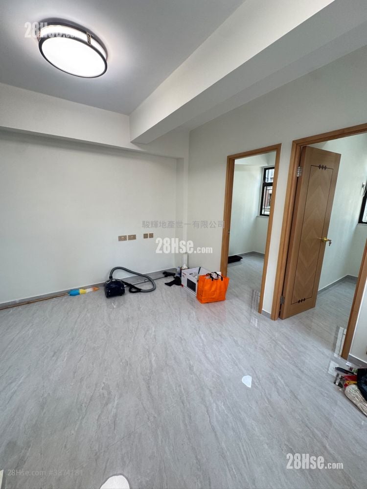Vincent House Rental 2 Bedrooms , 1 Bathroom 401 ft²