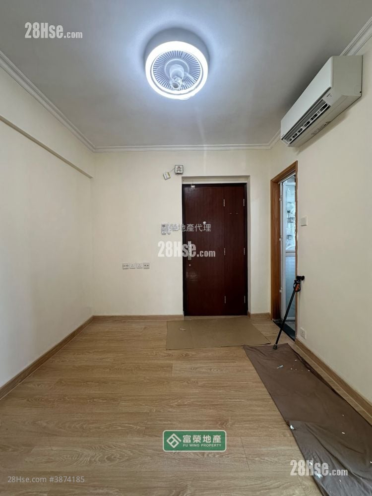 Wai Fat Building Sell 2 Bedrooms , 1 Bathroom 259 ft²