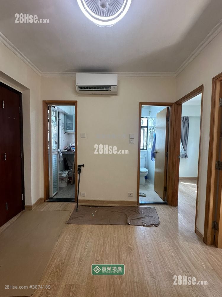 Wai Fat Building Sell 2 Bedrooms , 1 Bathroom 259 ft²