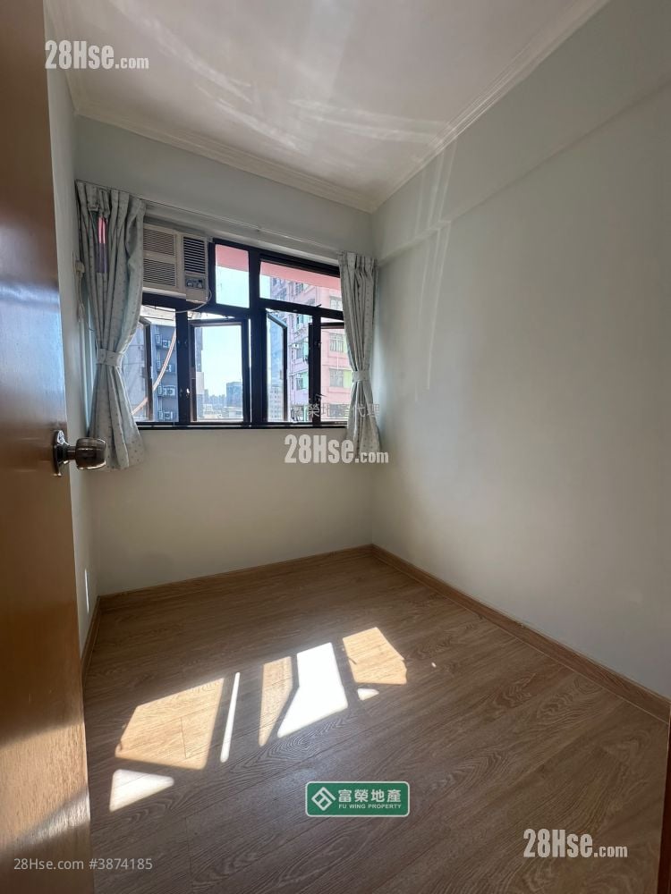 Wai Fat Building Sell 2 Bedrooms , 1 Bathroom 259 ft²