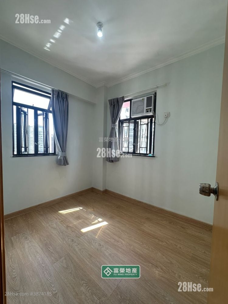 Wai Fat Building Sell 2 Bedrooms , 1 Bathroom 259 ft²