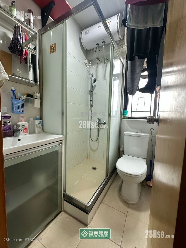 Wai Fat Building Sell 2 Bedrooms , 1 Bathroom 259 ft²