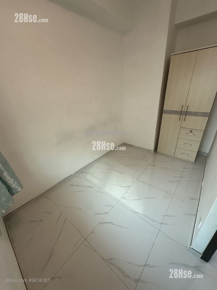 Sun Hing Building Rental 2 Bedrooms , 1 Bathroom 400 ft²