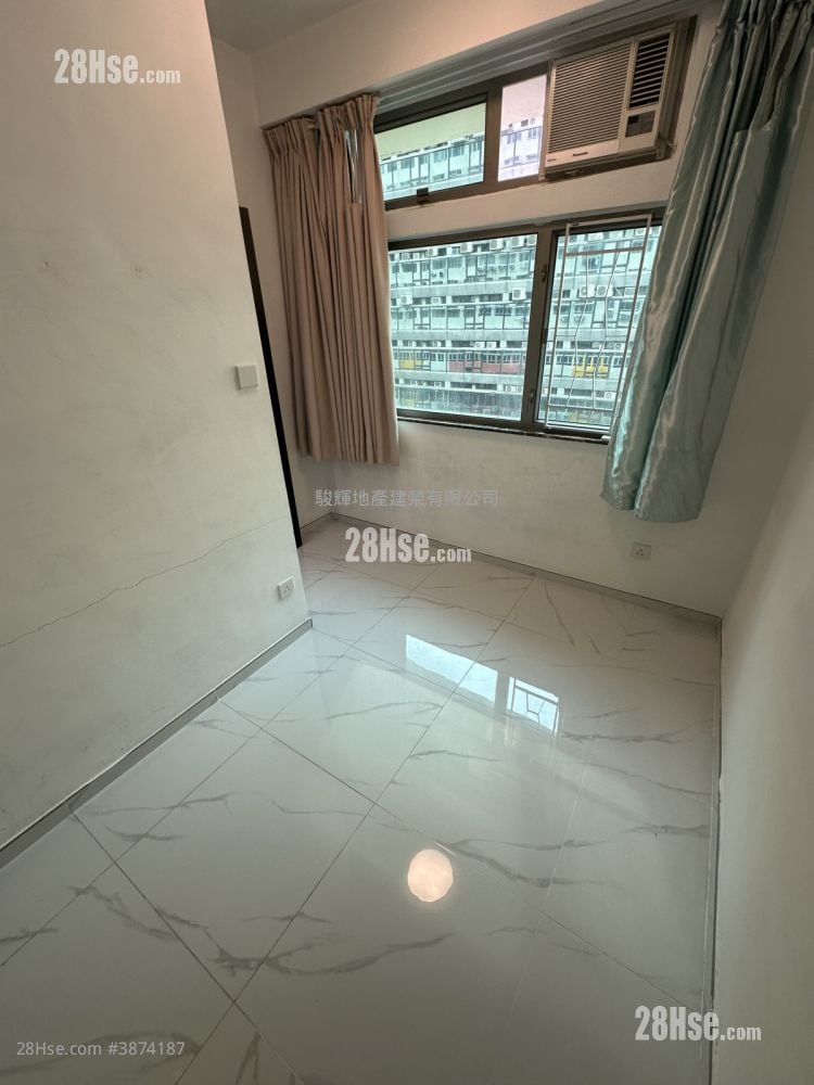 Sun Hing Building Rental 2 Bedrooms , 1 Bathroom 400 ft²