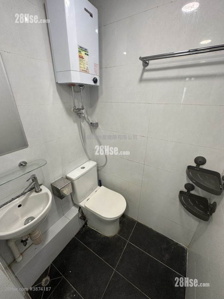 Sun Hing Building Rental 2 Bedrooms , 1 Bathroom 400 ft²