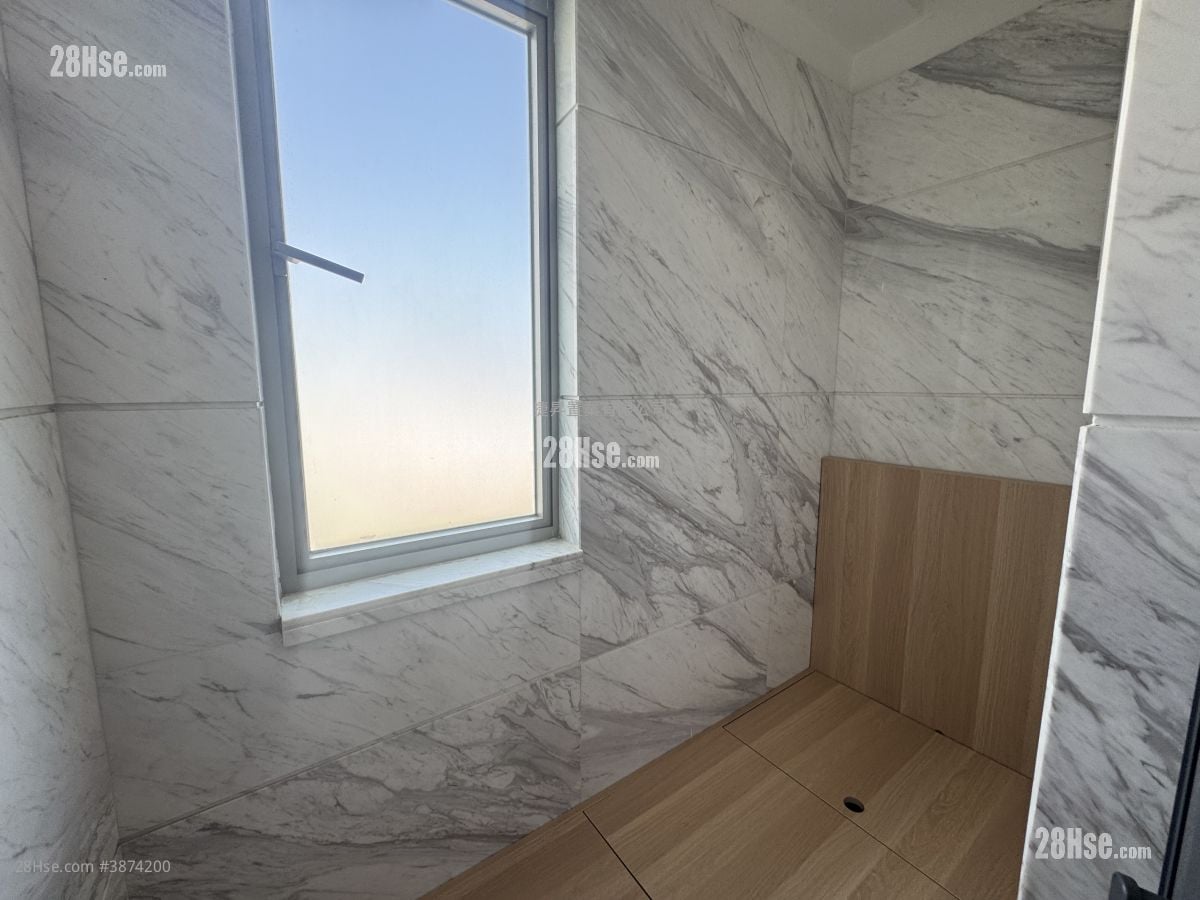 Stars By The Harbour Sell 4 Bedrooms , 2 Bathrooms 731 ft²