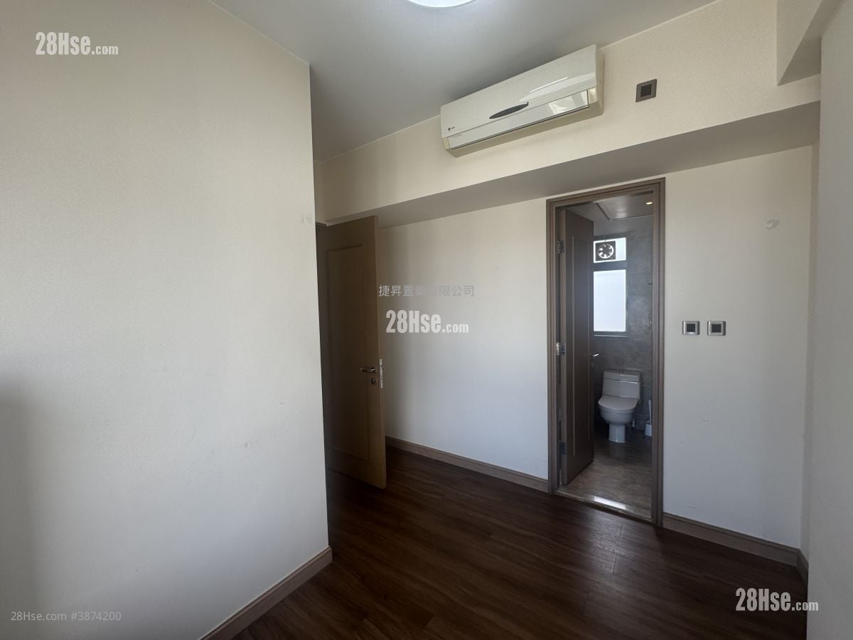 Stars By The Harbour Sell 4 Bedrooms , 2 Bathrooms 731 ft²