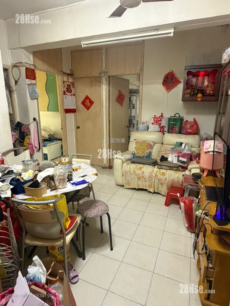 Fok Ka Building Sell 3 Bedrooms , 1 Bathroom 493 ft²