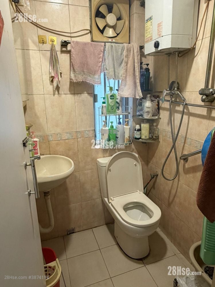Fok Ka Building Sell 3 Bedrooms , 1 Bathroom 493 ft²