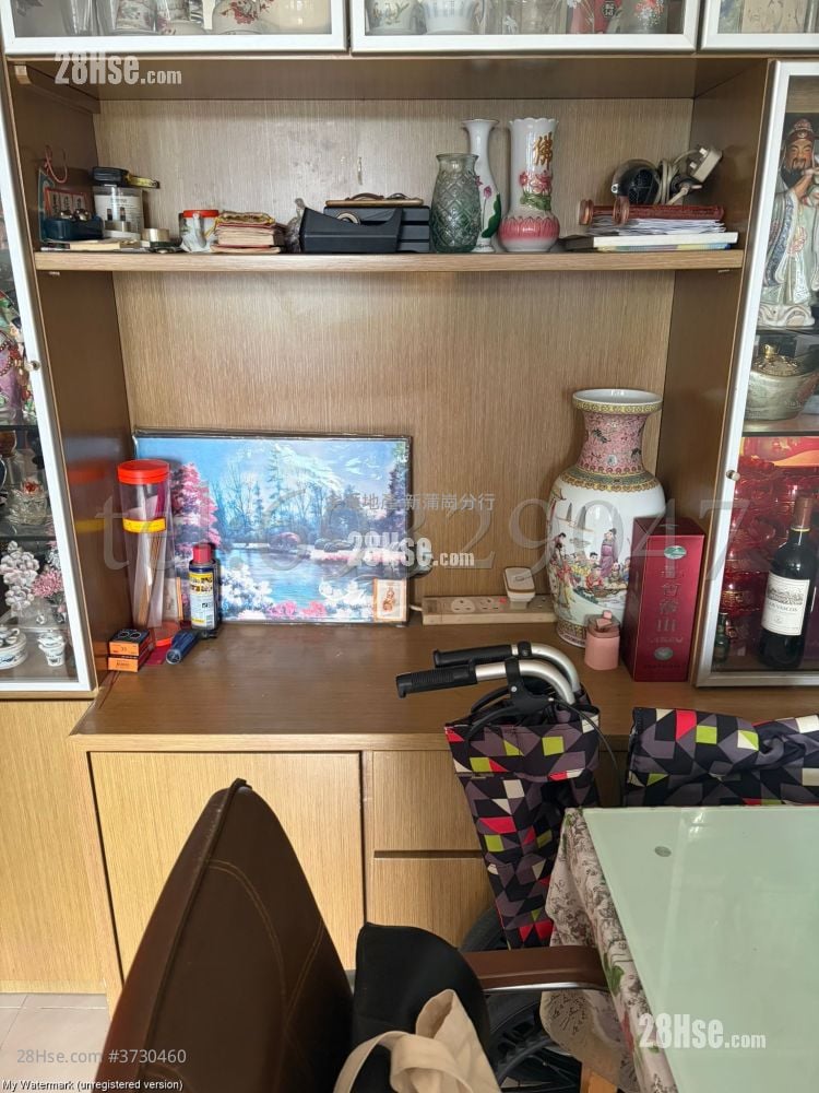Tin Ma Court Sell 2 Bedrooms , 1 Bathroom 415 ft²