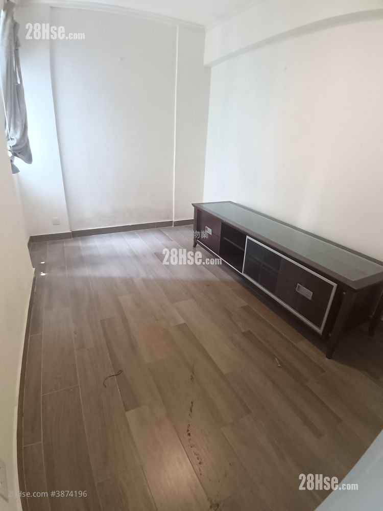 Pearl City Mansion Rental 2 Bedrooms , 1 Bathroom 558 ft²