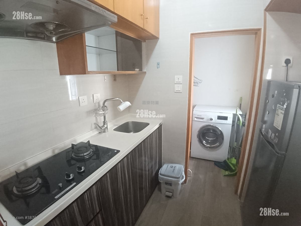 Pearl City Mansion Rental 2 Bedrooms , 1 Bathroom 558 ft²