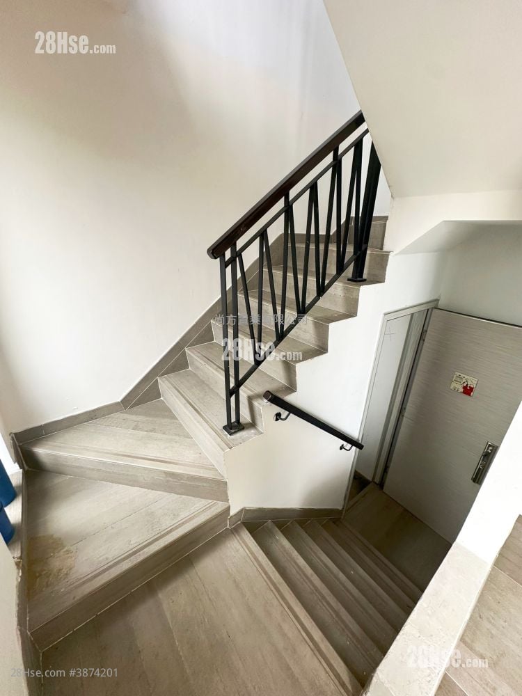 Village Rental 3 Bedrooms , 2 Bathrooms 700 ft²