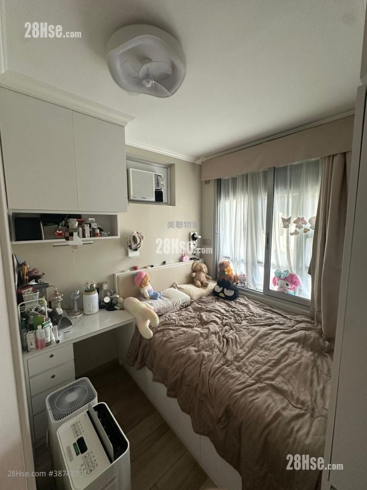 Kam Chun Court Sell 2 Bedrooms , 1 Bathroom 426 ft²