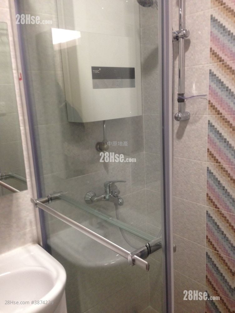 Kwai Fong Terrace Sell 2 Bedrooms , 1 Bathroom 415 ft²