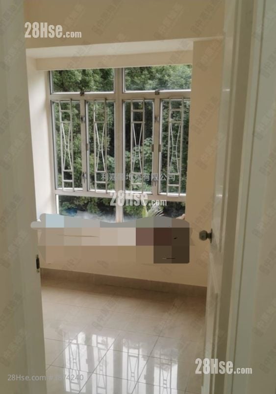 Kam Fung Garden Sell 2 Bedrooms 339 ft²