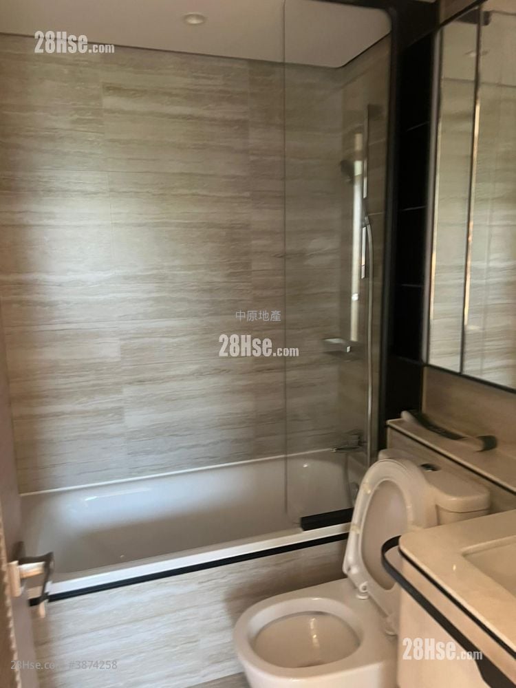 High Park Sell 3 Bedrooms , 1 Bathroom 522 ft²