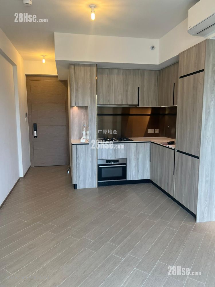 High Park Sell 3 Bedrooms , 1 Bathroom 522 ft²