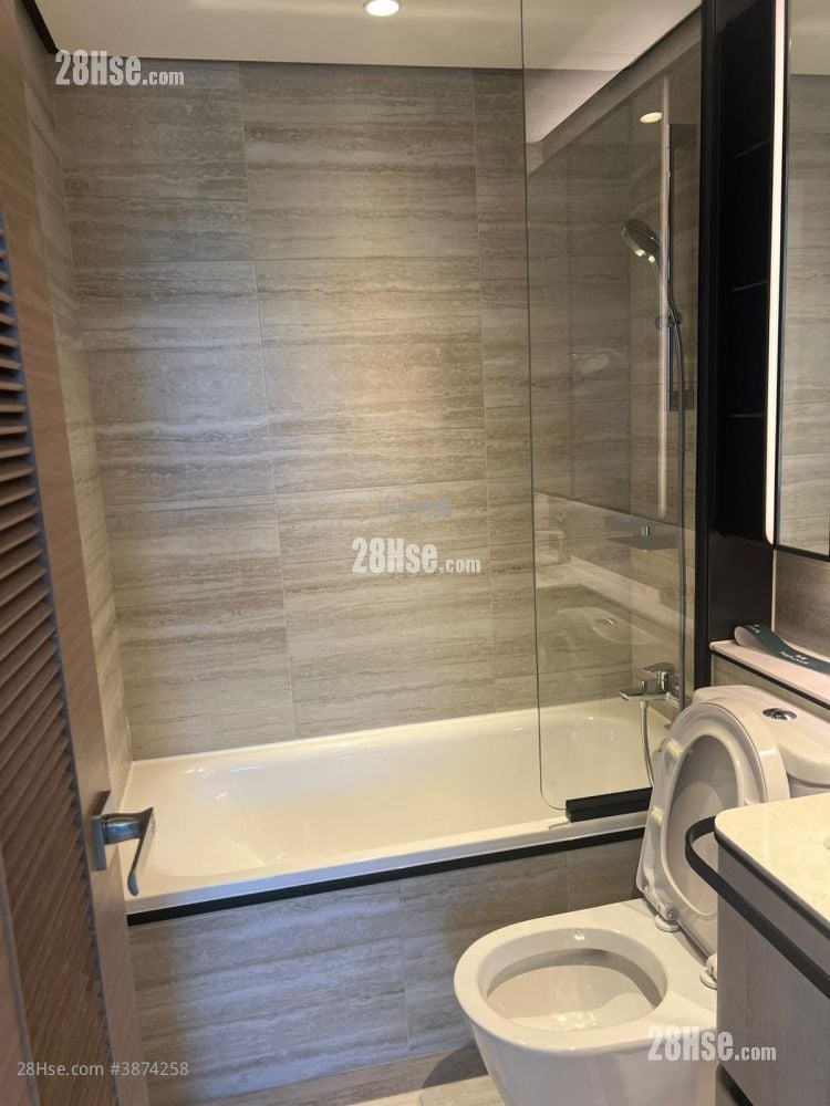 High Park Sell 3 Bedrooms , 1 Bathroom 522 ft²