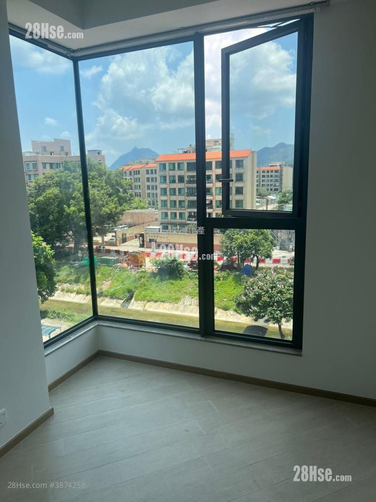 High Park Sell 3 Bedrooms , 1 Bathroom 522 ft²