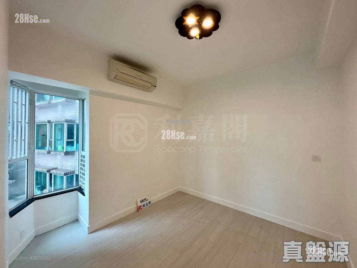 Pacific Palisades Rental 3 Bedrooms , 2 Bathrooms 847 ft²